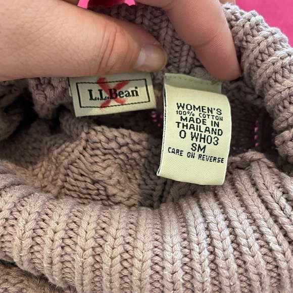 L.L. Bean vintage mauve cable knit turtleneck sweater - Picture 3 of 3